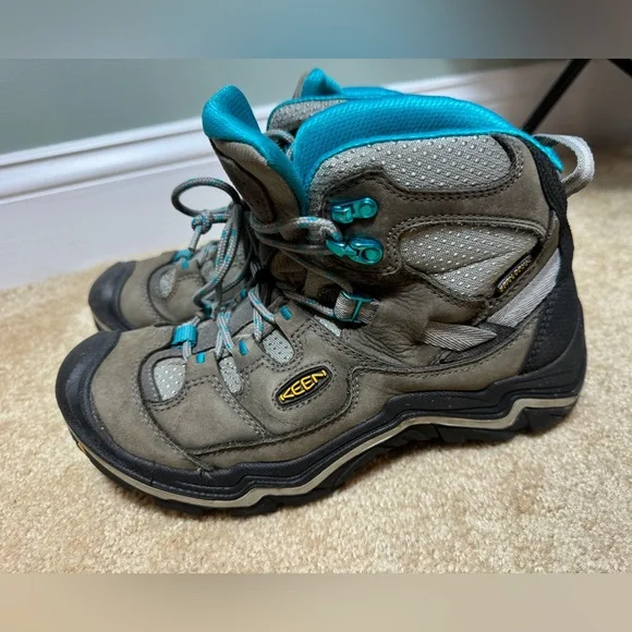 Keen Hiking Boots - Picture 8 of 8